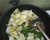 Foto langkah ke 2 dari resep Sop sawi putih dan pakcoy.