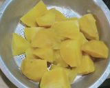 Foto langkah ke 1 dari resep Stik Ubi Buah Bit.