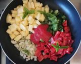 Foto del passaggio 1 della ricetta Pennoni con salsa di zucca e peperoni 🌷