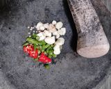 Foto langkah ke 3 dari resep Seblak Cobek / Coet.