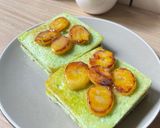 Foto langkah ke 4 dari resep Roti Pandan Panggang Pisang.