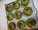 A picture of step 15 of Matcha Petit Anpan.