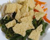 Foto langkah ke 5 dari resep Pecel Kerupuk Gendar.