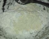 A picture of step 4 of Indonesian's snack.