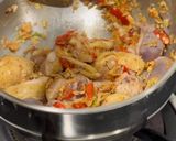 รูปขั้นตอนการทำที่ 2 ของ แกงไก่บ้านใส่วุ้นเส้น