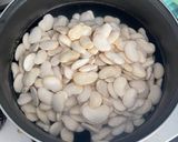 Foto del paso 1 de la receta: Pallares cremosos con pescado frito !