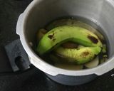 कच्चा केला मसाला फ्राई (Kaccha kela masala fry recipe in hindi) रेसिपी चरण 1 फोटो