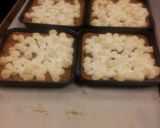 A picture of step 4 of Gooey chocolate chip cookie bar.