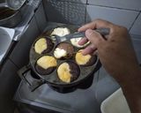 Foto langkah ke 4 dari resep Wingko Coklat Keju.
