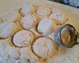 A picture of step 8 of Angel Flake Biscuits.
