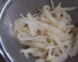 A picture of step 5 of Macrobiotic Kiriboshi Shredded Daikon Tea.