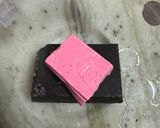 A picture of step 1 of London strawberry chocolate dessert.