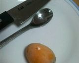 A picture of step 1 of How to Peel a Loquat.