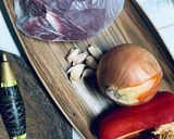 Foto del paso 2 de la receta: Fideos integrales con salteado de cerdo, verduras y queso cremoso