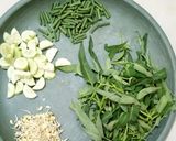 Foto langkah ke 1 dari resep Sayur Asem Kangkung.