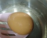Hình bước làm 1 của món Trứng lòng đào chiên sốt me