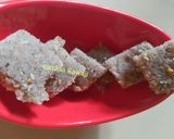 ओल्या नारळाची वडी (Olya Naralachi Vadi Recipe In Marathi) रेसिपी स्टेप 6 फोटो 
