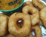 A picture of step 4 of Mendu vada.