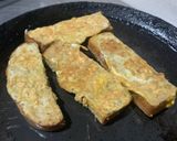 A picture of step 4 of Oats Bread Omelette.