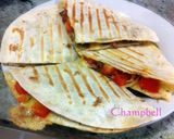 A picture of step 7 of Super Easy Chorizo Quesadilla.