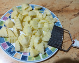 Foto del paso 1 de la receta: Patatas fritas con daditos de jamón