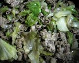 A picture of step 3 of Sliced Beef and Lettuce Stir-Fry.
