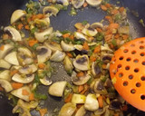 Foto del paso 2 de la receta: Fideuá con champiñones