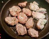 Foto del paso 8 de la receta: Solomillo de cerdo con salsa de queso