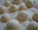 A picture of step 9 of Yogurt Leavened Snowy White Petit Cream-Filled Rolls.