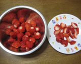 A picture of step 1 of Easy Strawberry Mousse.