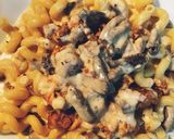A picture of step 7 of Chicken pasta with sauce Bechamel.