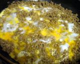 A picture of step 4 of Quick and Easy Ground Pork Rice Bowl.