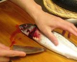 A picture of step 1 of Seafood! Mackerel Simmered in Miso.