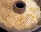 Foto langkah ke 3 dari resep Cake pisang keju melted.