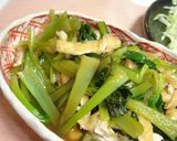 A picture of step 4 of Authentic Kyoto Style Komatsuna and Fried Tofu Stir Fry.