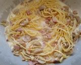 A picture of step 5 of Linguine alla carbonara.