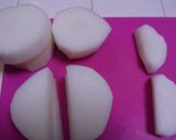 A picture of step 1 of Steaming Hot Ginger Flavored Simmered Daikon Radish and Atsuage (Thick Fried Tofu).