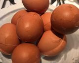 Gambar langkah 1 resipi Tea Eggs.
