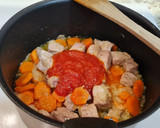 Foto del paso 3 de la receta: Estofado de cerdo con patatas y zanahorias