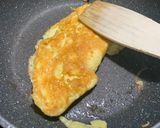 Foto del paso 3 de la receta Tortilla francesa con queso para bebés