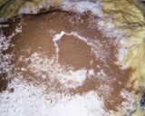 A picture of step 2 of Apple cinnamon and almond cake.