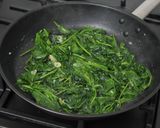 Spenótos-kéksajtos penne recept fázis 6 fotója
