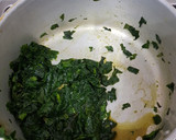Foto del paso 2 de la receta: Salsa blanca de espinaca, tocineta y cebolla