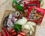 Foto langkah ke 1 dari resep Cumi Cumi Saus Tiram.