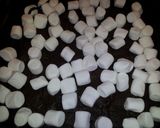 A picture of step 4 of Gooey brownie bars.