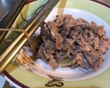 Foto langkah ke 2 dari resep Daging Sapi Iris Cah Brokoli dan Shoyu.