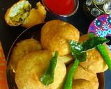 A picture of step 4 of Lilva Beans Kachoris.