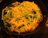 A picture of step 4 of Komatsuna and King Oyster Mushroom Aglio, Olio e Peperoncino.