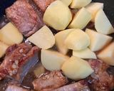 A picture of step 5 of Braised ribs with potatoes 红烧排骨土豆.
