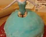 A picture of step 13 of Taisen's Frozen Elsa cake.